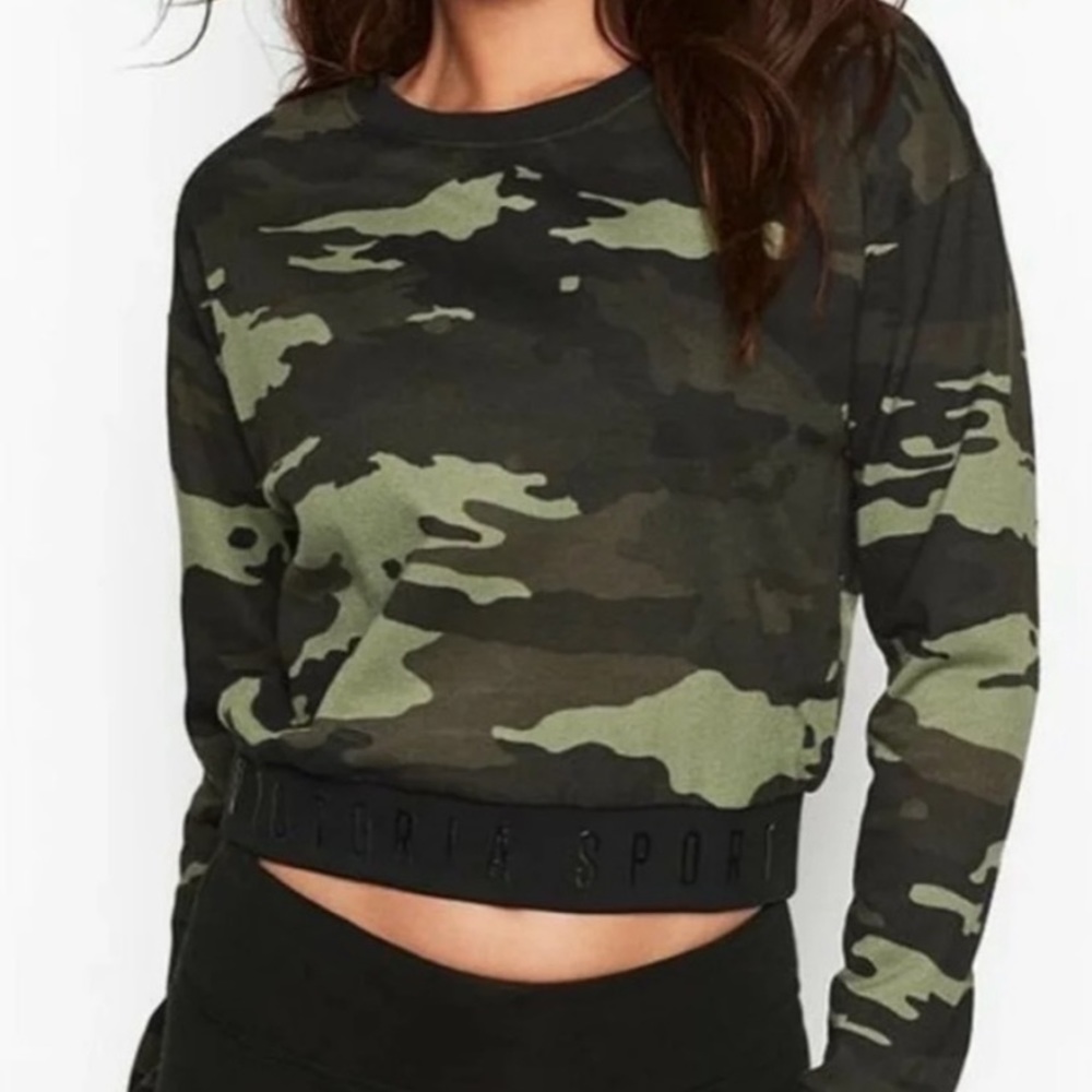 NWT Victoria’s Secret Camo Cropped Sweatshirt size medium